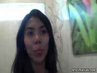 Sexy brunette Asian madchen Narren um mit der Kamera