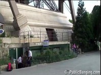 Dreier von der Welt-berühmten Eiffel-Turm in Paris, Frankreich
